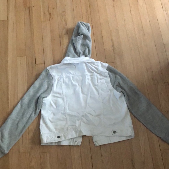 Jean jacket - Picture 2 of 5